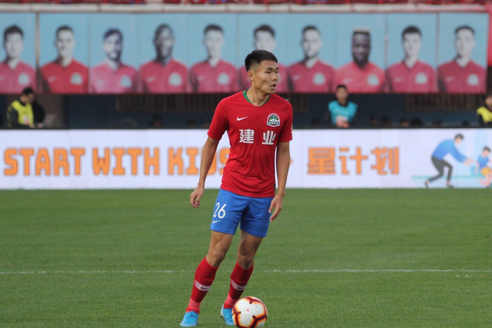 开云平台-包含河南建业坚守主场，迎战大连实德，全场震撼的词条