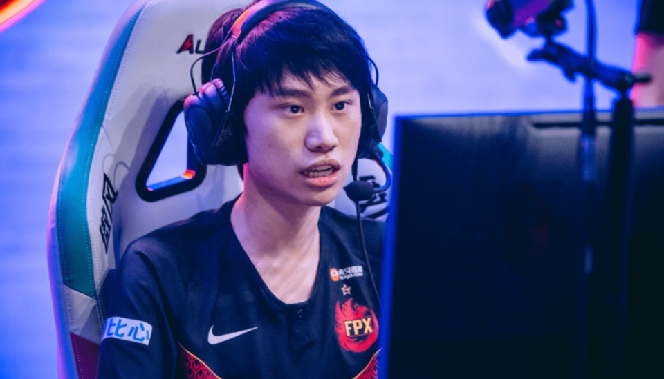 JDG绝杀NS，Doinb开启传奇时刻宿命之战淘汰赛，成为赛场最大亮点