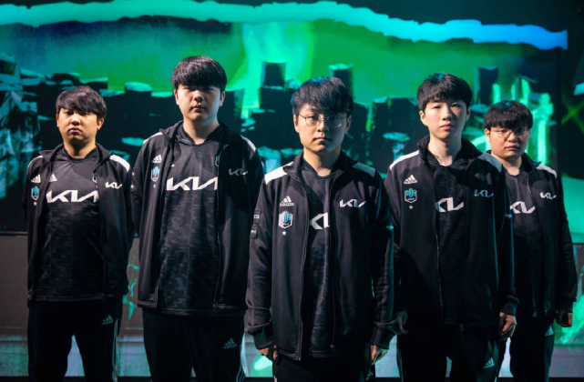 PSG轻取CLG,Perkz完成史诗逆转宿命之战小组赛,锁定晋级资格 PSG轻取CLG,Perkz完成史诗逆转宿命之战小组赛,锁定晋级资格