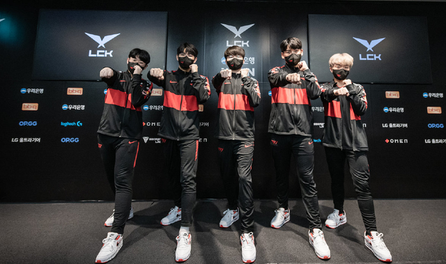 KT血洗RNG,Lehends线上压制力十足宿敌对决入围赛,成为赛场最大亮点 KT血洗RNG,Lehends线上压制力十足宿敌对决入围赛,成为赛场最大亮点