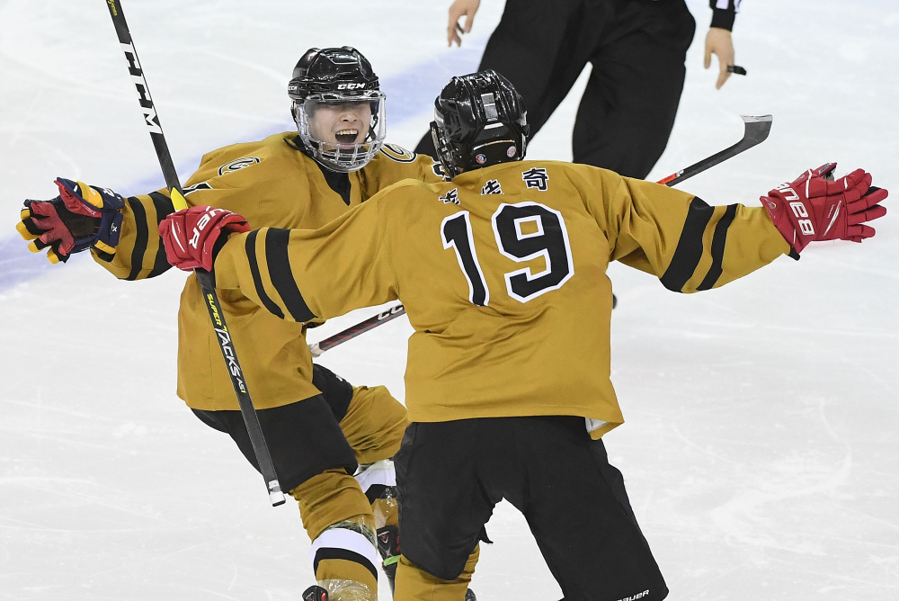 开云官网-冰球球员突破自我，表现堪称完美