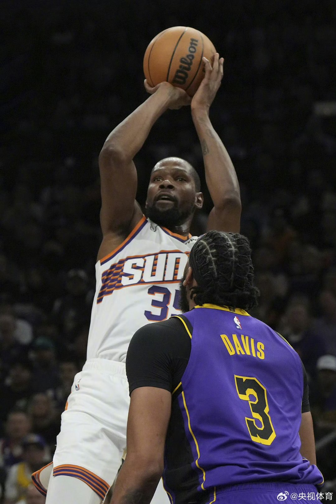 关于雷霆横扫湖人，布克高光表现的信息